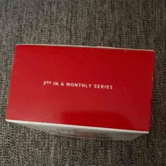 Hallmark Keepsake Ornament Waiting for the Great Pumpkin NIB - Picture 4 of 4